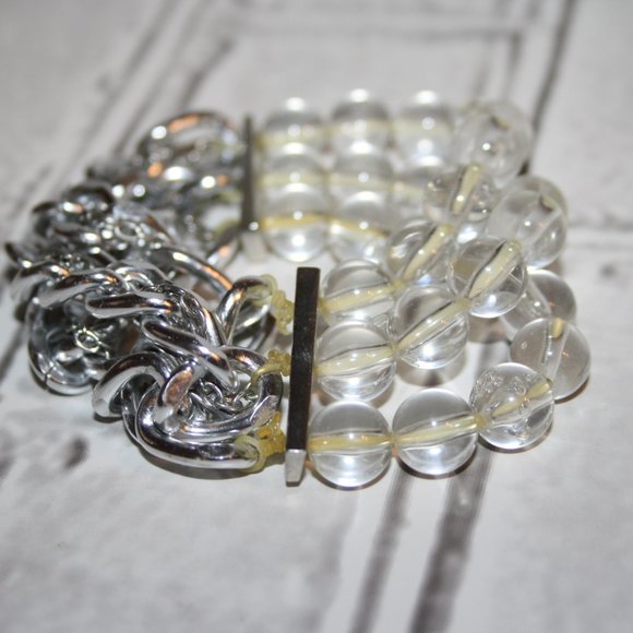 Beautiful silver and clear beaded bracelet 7" - Picture 3 of 3